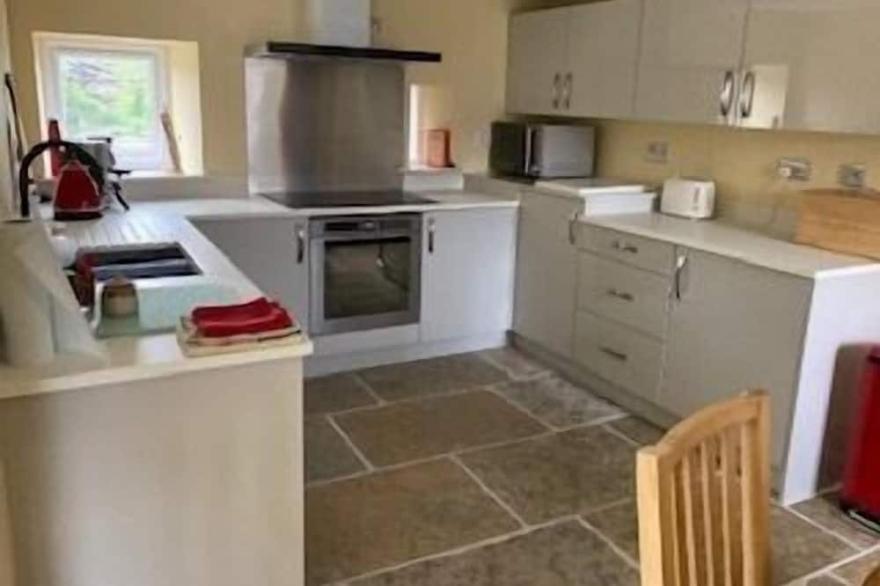 Cosy 2-Bed Cottage with Garden near Carlisle