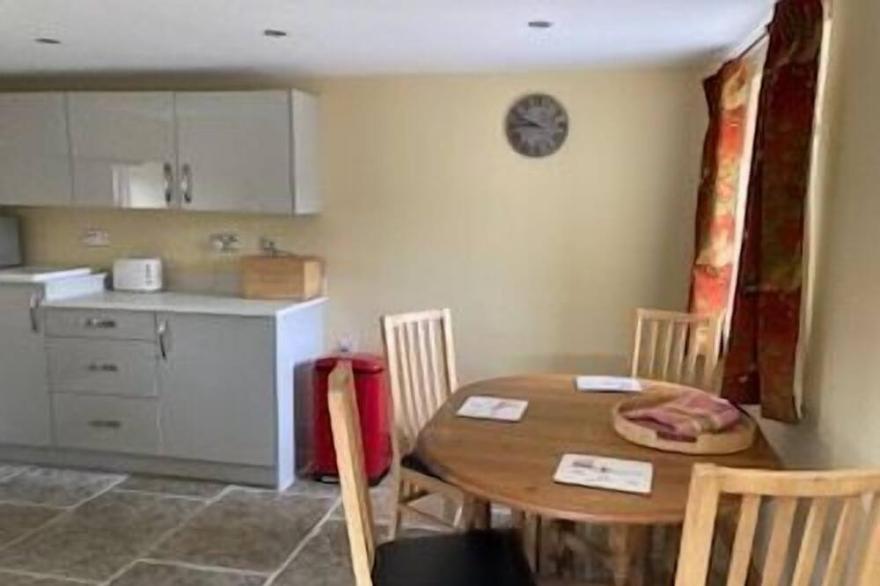 Cosy 2-Bed Cottage with Garden near Carlisle