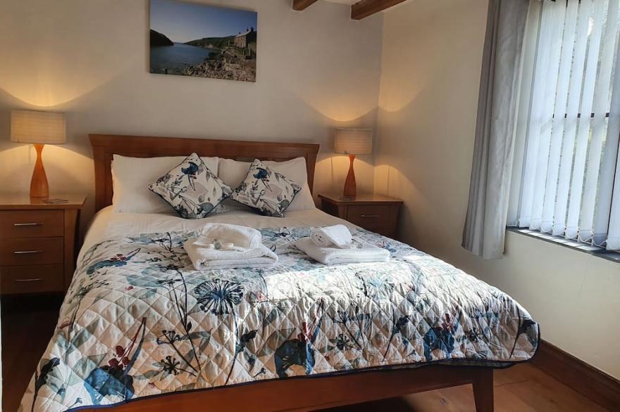 Family cottage near the sea - Pet Friendly sleeps 6 - 5 mins from Port Isaac