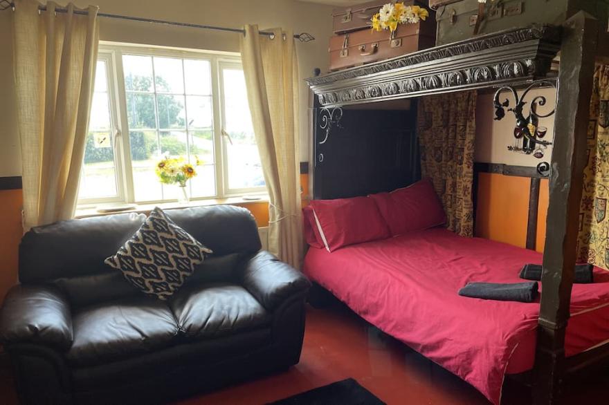 SMYTHY COTTAGE SLEEPING 6<br>ADJOINING THE FOX COVERT PUB YARM S/C. B&B QUIRKY !!