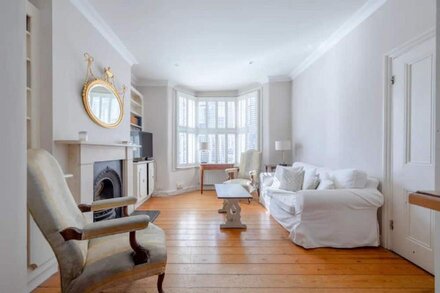 Charming 2 Bedroom Home in West London