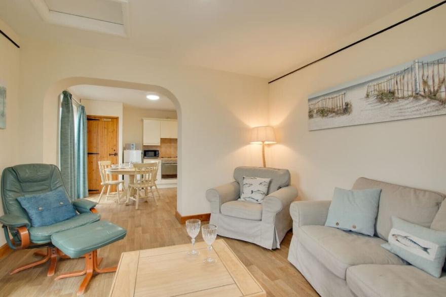 Sunset Lodge - One Bedroom House, Sleeps 3