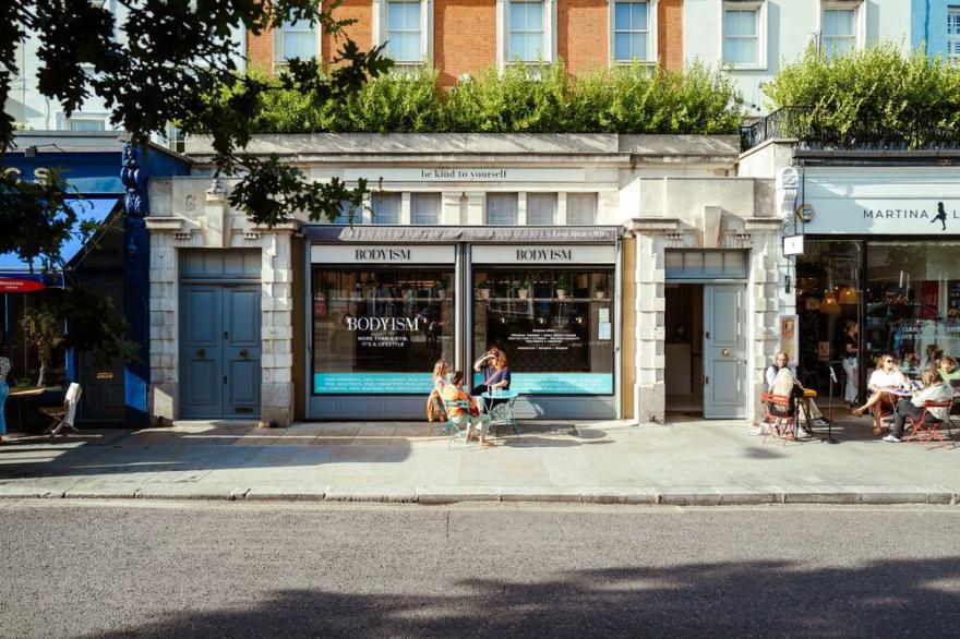 4/5 Bed Property in heart of Notting Hill Central London