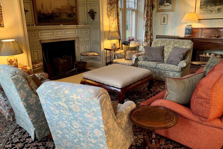 DUNGARTHILL HOUSE, pet friendly, character holiday cottage in Dunkeld