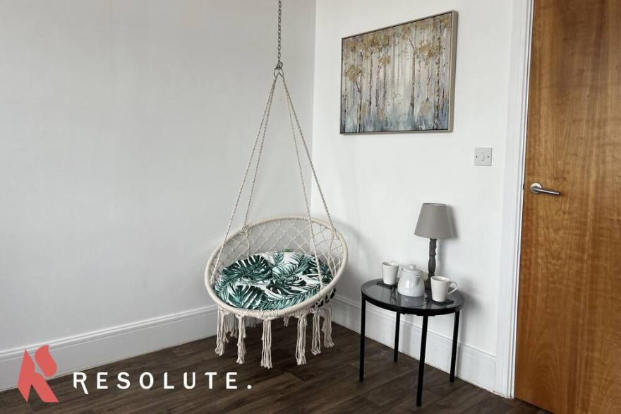 ★ Luxury Penthouse Suite Duplex Apartment & Skylight in Northampton Town Centre