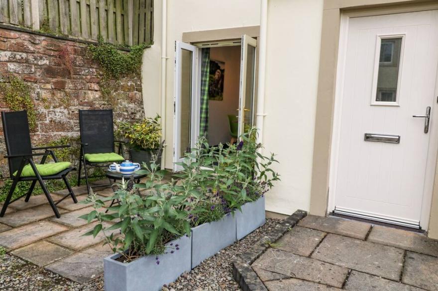 HERDWICK COTTAGE, family friendly, with a garden in Brampton, Cumbria