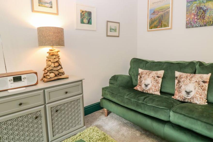 HERDWICK COTTAGE, family friendly, with a garden in Brampton, Cumbria