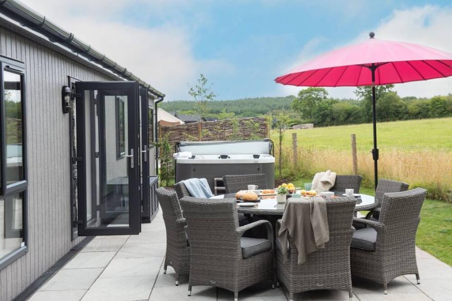 Blossom Lodge, 1 Roadford Lake Lodges