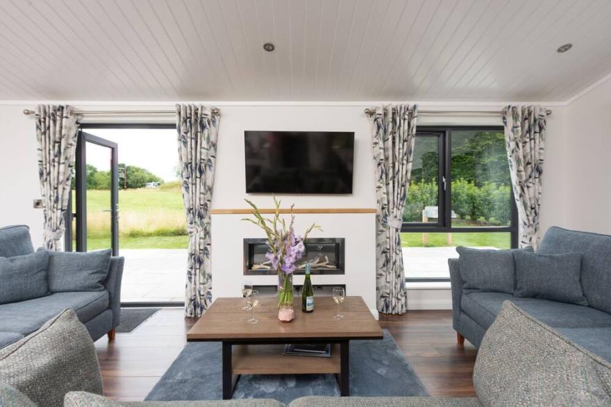 Blossom Lodge, 1 Roadford Lake Lodges