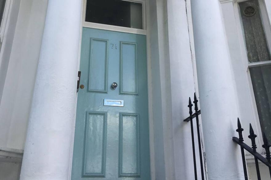 A Newly Refurbished Apartment in Notting Hill, London