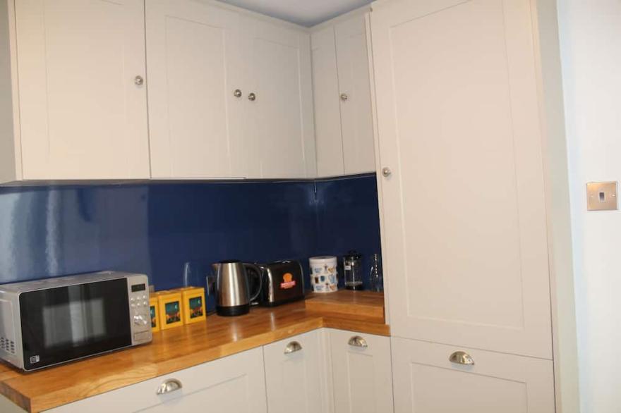 Cosy terraced cottage 3 minutes from the beach!