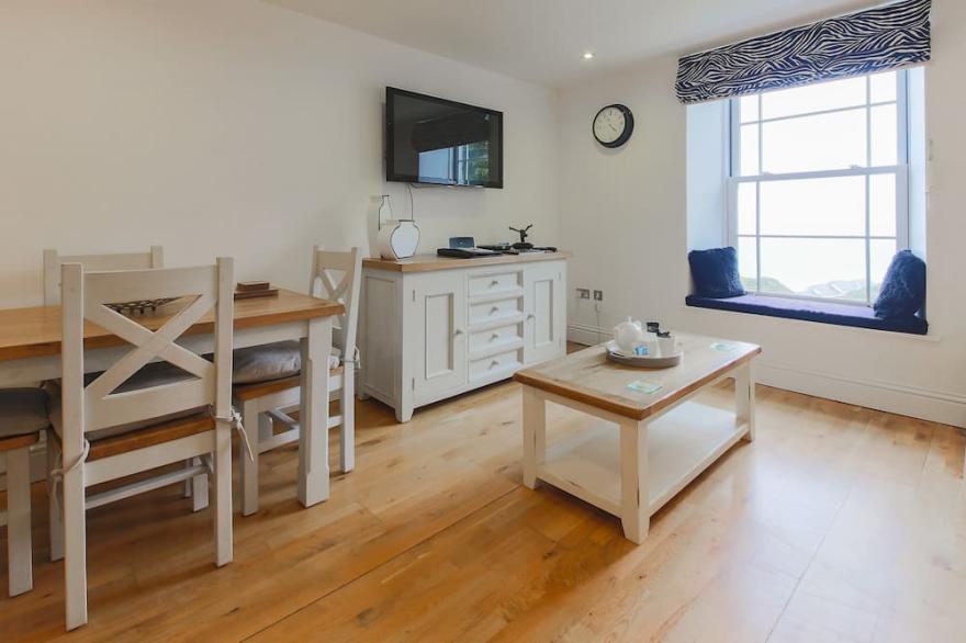 Luxury Modern Apartment Perfect For Relaxing Breaks Any Time Of Year