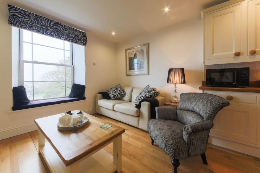 Luxury Modern Apartment Perfect For Relaxing Breaks Any Time Of Year