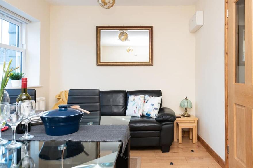Genesta, a tasteful, first floor apartment close to the heart of Falmouth