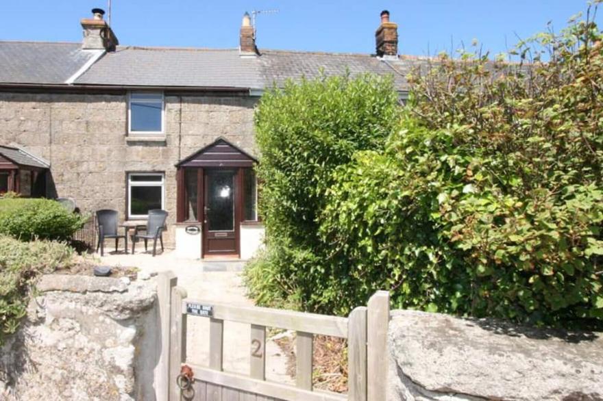 Honnor Cottage, a grade 2 terraced cottage in St Buryan just 3 miles from the renowned open-air Minack Theatre
