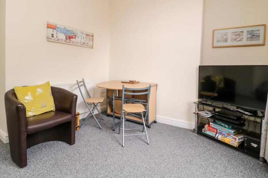 THE PEBBLES, pet friendly, country holiday cottage in Hornsea