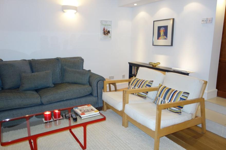 Five Star Super-host Belsize Garden Apt