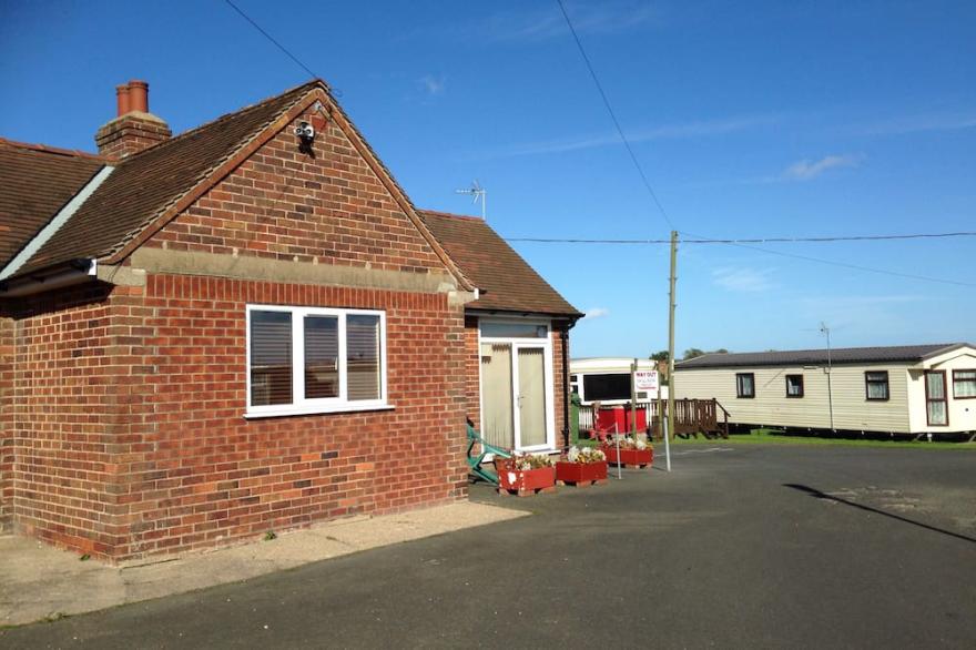 Seadale Lodge- Holiday rental that sleeps 4-6 people with superb view of Filey
