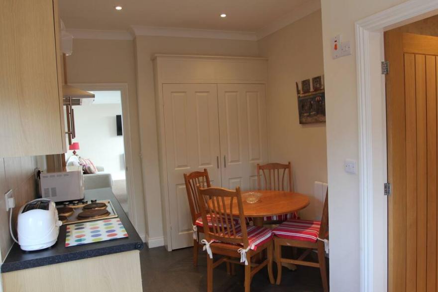Seadale Lodge- Holiday rental that sleeps 4-6 people with superb view of Filey