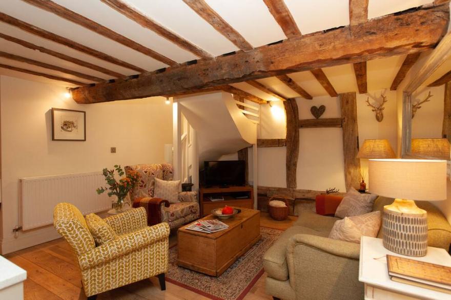 Stay in a 15 century Barn 20 minutes from Stratford on Avon