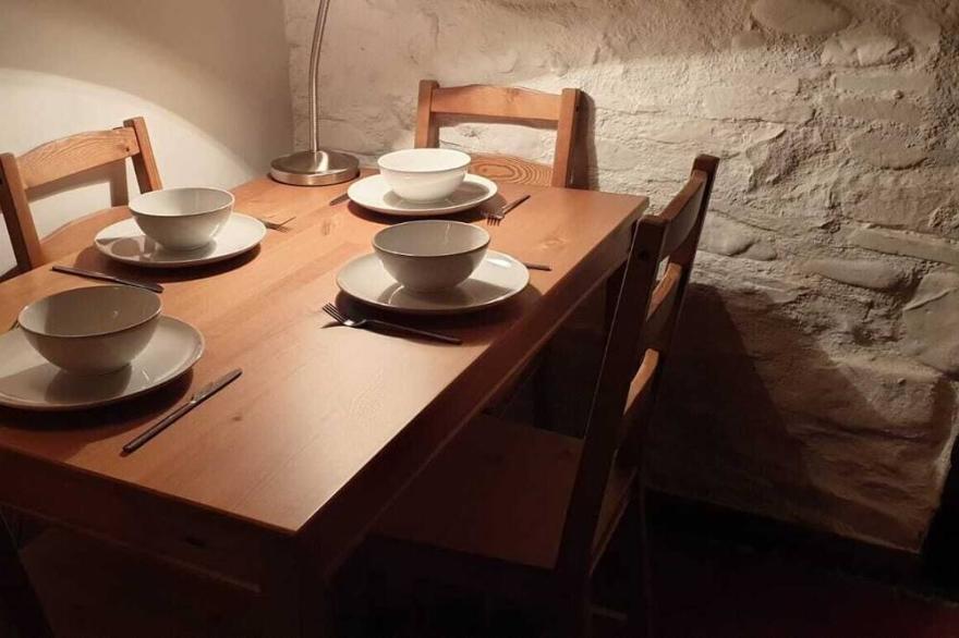 Deer House - cosy cottage in Wales