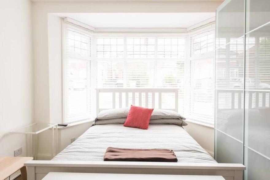 Luxurious New Apartment