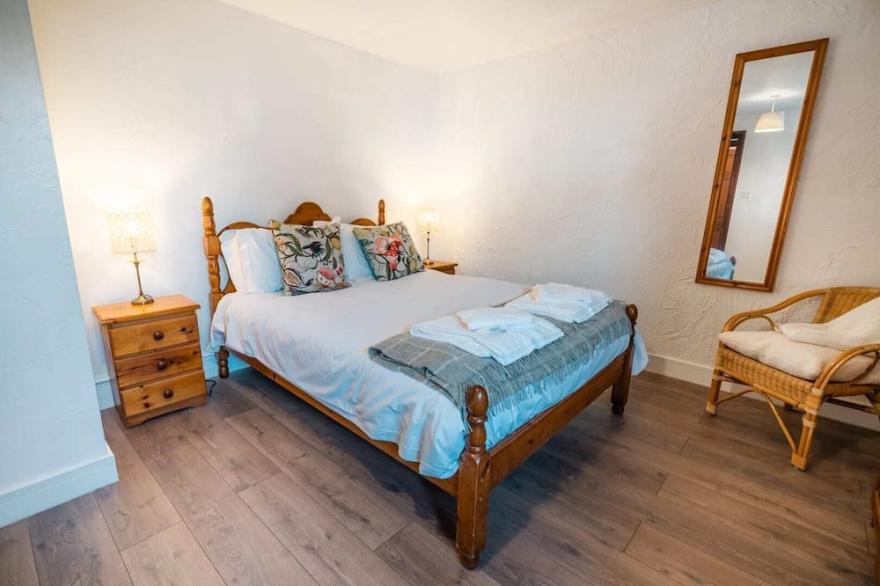 Charming 2 Bedroom Holiday Cottage nr Bude