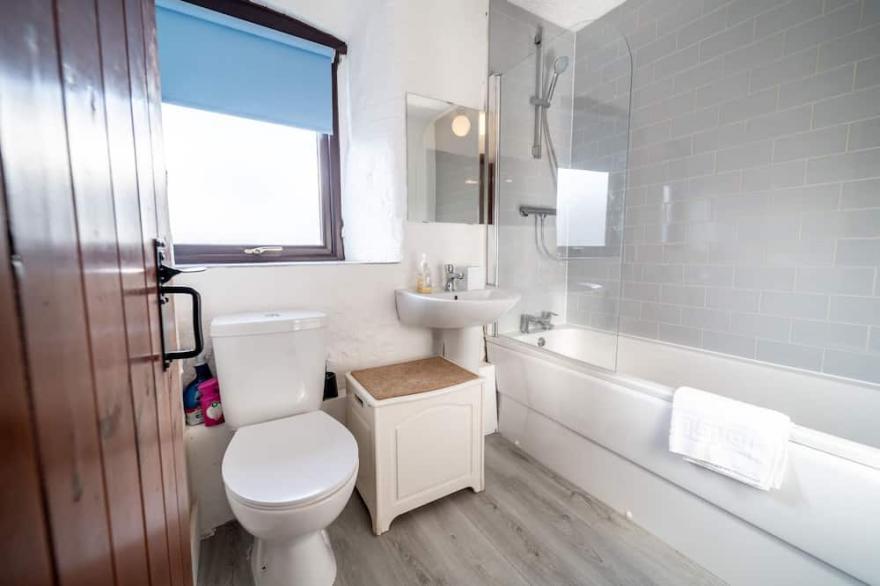 Charming 3 Bedroom Holiday Cottage nr Bude