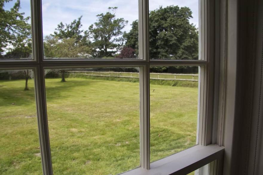 Lovely rural cottage close to Camber Sands,Dungeness,Rye. Family friendly.