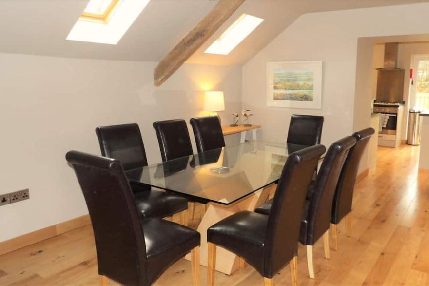 Stunning countryside cottage and location, with private garden, Devon
