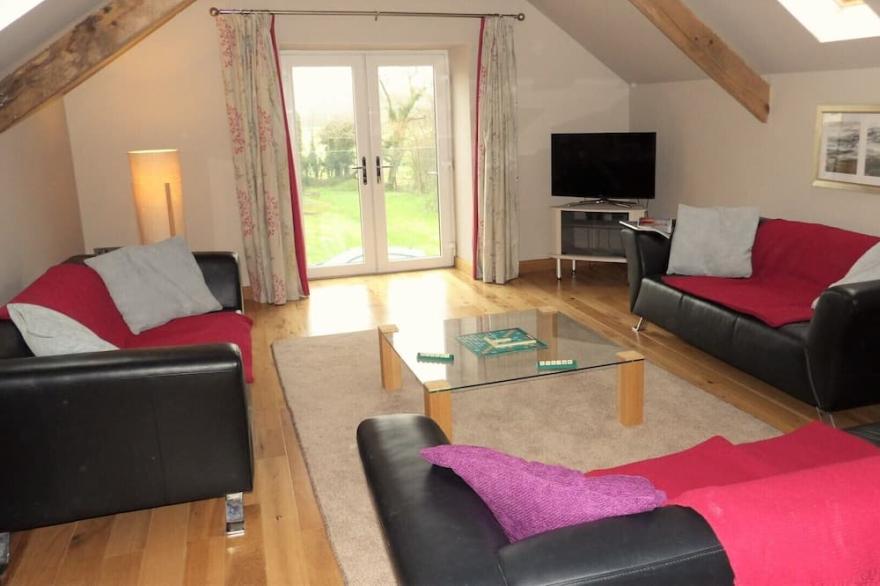 Stunning countryside cottage and location, with private garden, Devon