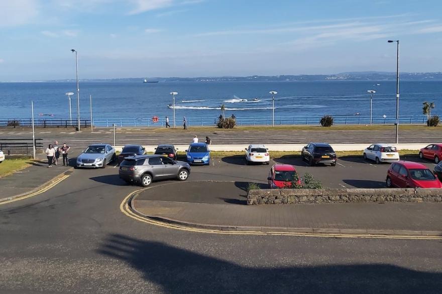 Ahoy2 Apartment Carrickfergus  Super-comfy with Sea-views!