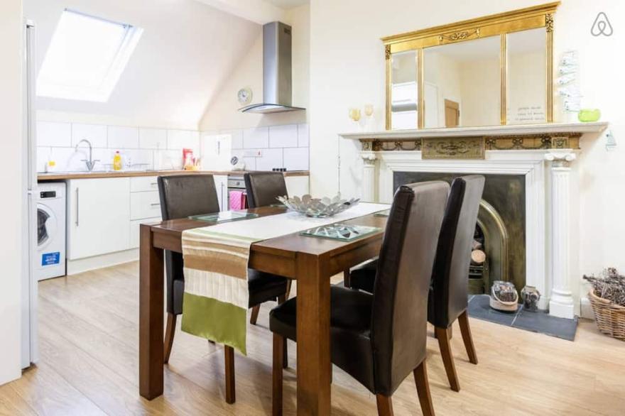 Ahoy2 Apartment Carrickfergus  Super-comfy with Sea-views!
