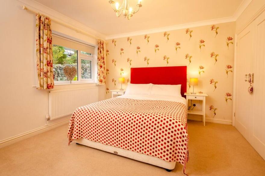 Oak Howe - Two Bedroom House, Sleeps 4