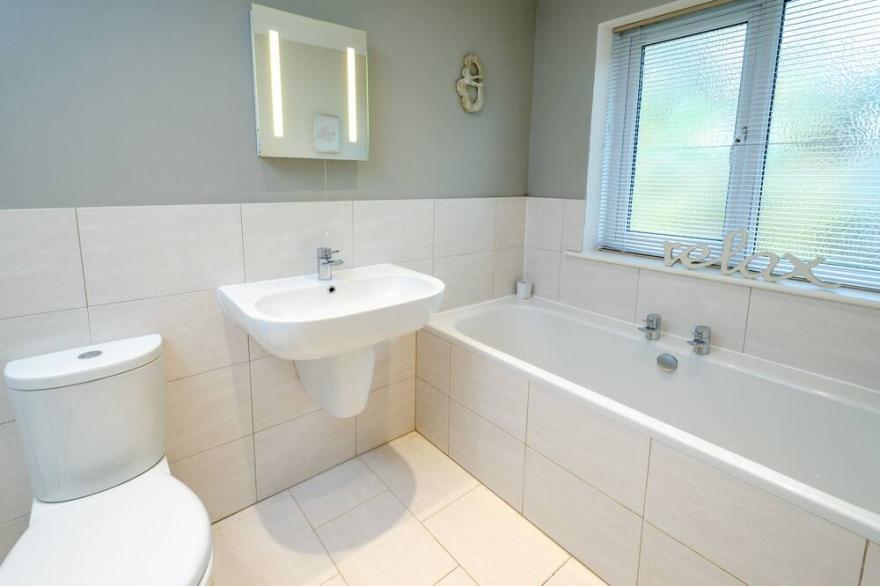 Oak Howe - Two Bedroom House, Sleeps 4