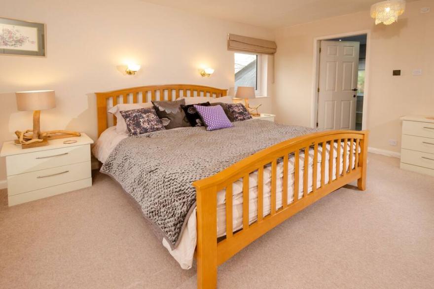 Wansfell - Four Bedroom House, Sleeps 6
