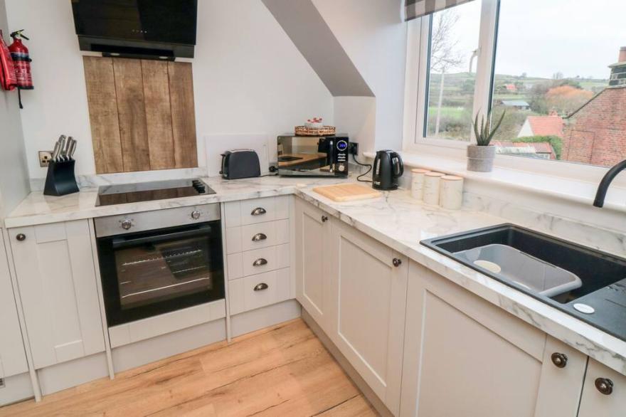 4 MAYPOLE GREEN, pet friendly, with a garden in Fylingthorpe