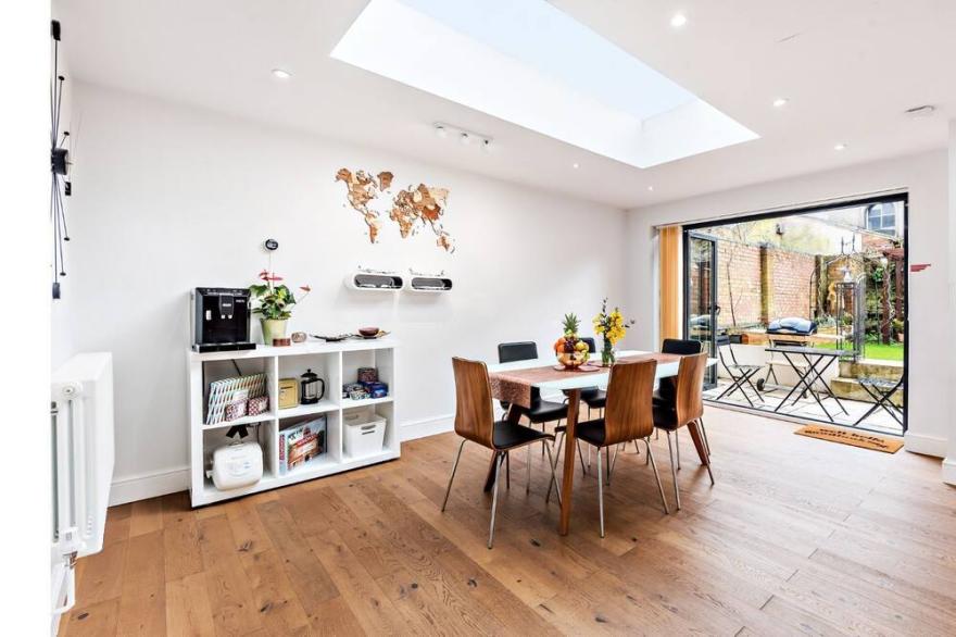 Pass the Keys | Modern, Chic 3BR Townhouse in Central Oxford