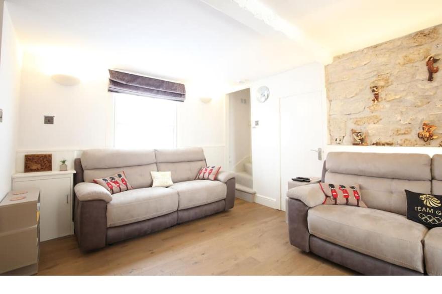 Pass the Keys | Modern, Chic 3BR Townhouse in Central Oxford