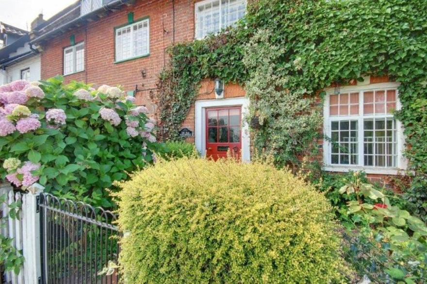 Dunwich Suffolk -Lovely 4 bedroom Cottage In Peaceful Seaside Village, with WiFi