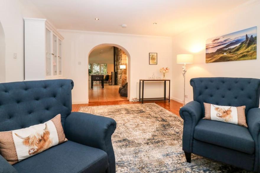 BOAT HOUSE, pet friendly, with open fire in  Peterculter