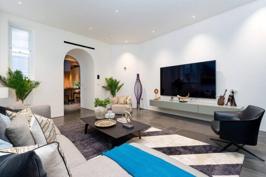 Park Lane, Mayfair, Ultra Modern House