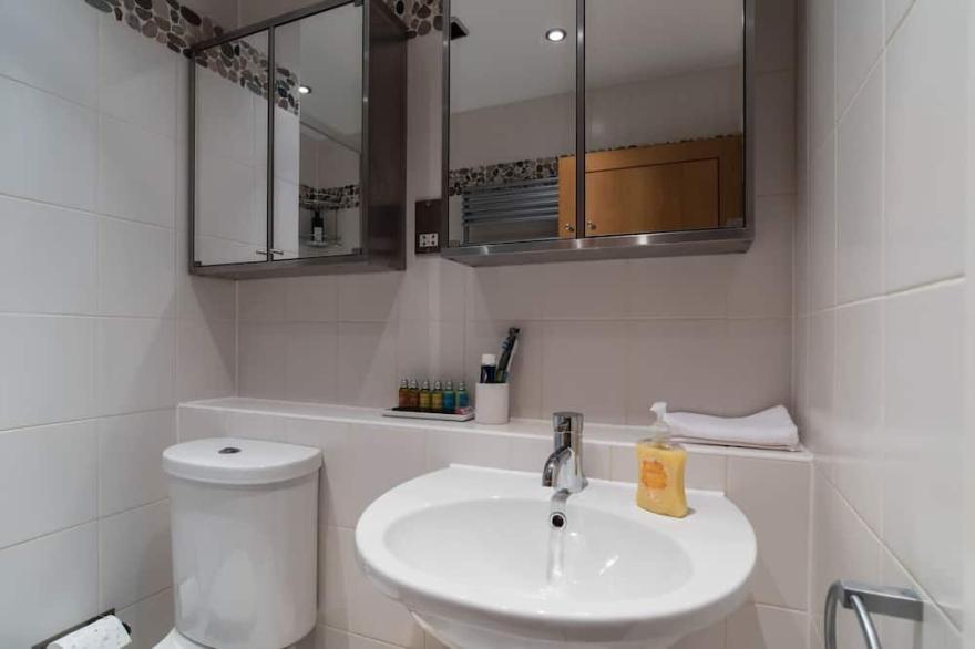 Cardiff City Centre Apartment
