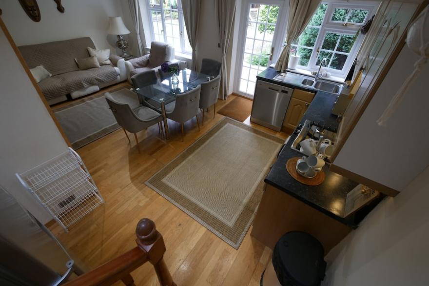 Orchid House - 3 bedroom family accommodation with indoor play station