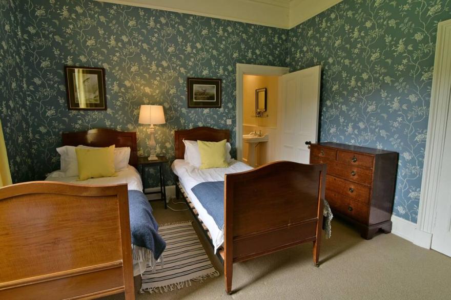 Chesthill House - traditional Scottish properties in stunning Glen Lyon