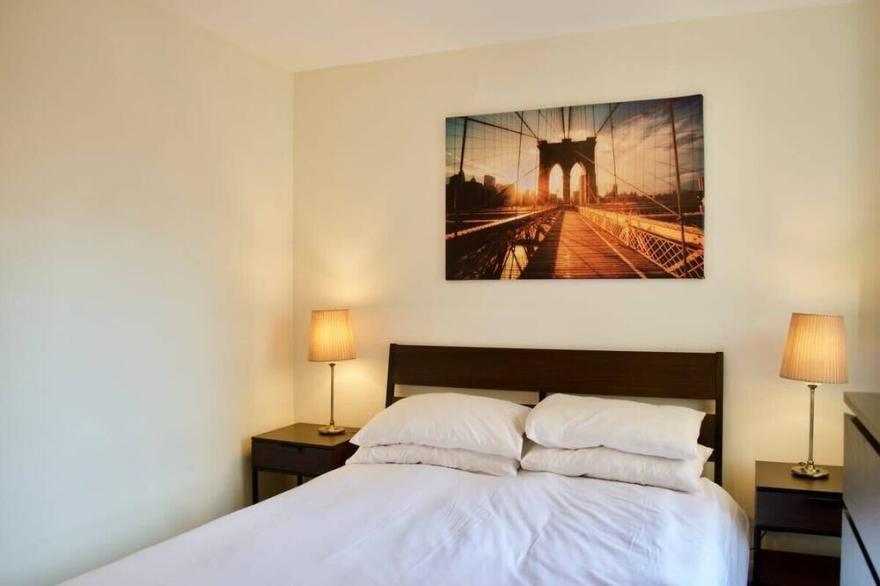 Modern 2 Bedroom City Centre Flat