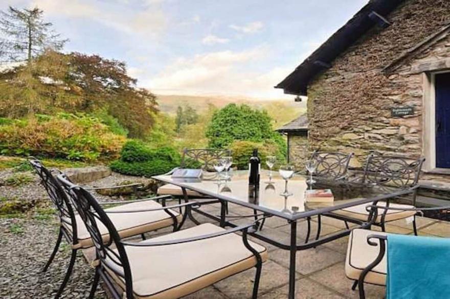 DELIGHTFUL Lakeland holiday home - idyllic beautiful location
