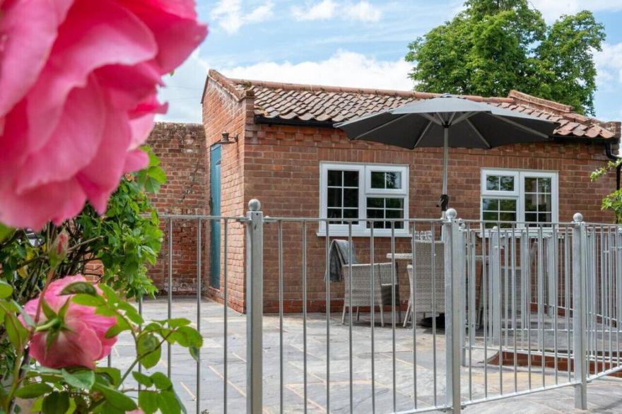 Riverside Lodge - Two Bedroom House, Sleeps 4