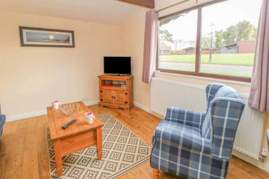 ORCHID LODGE, pet friendly, with a garden in Saltburn-By-The-Sea