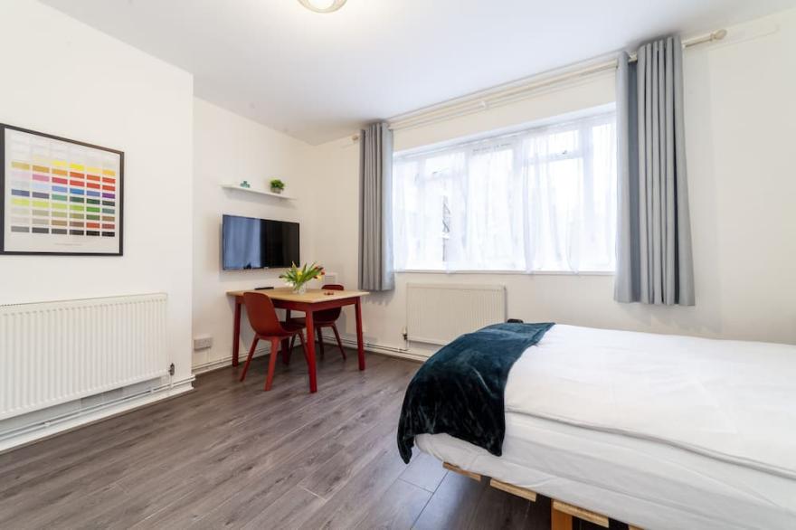 Chelsea Studio Flat Apartment! Cosy and Quiet - Heart of London. All Ameneties.